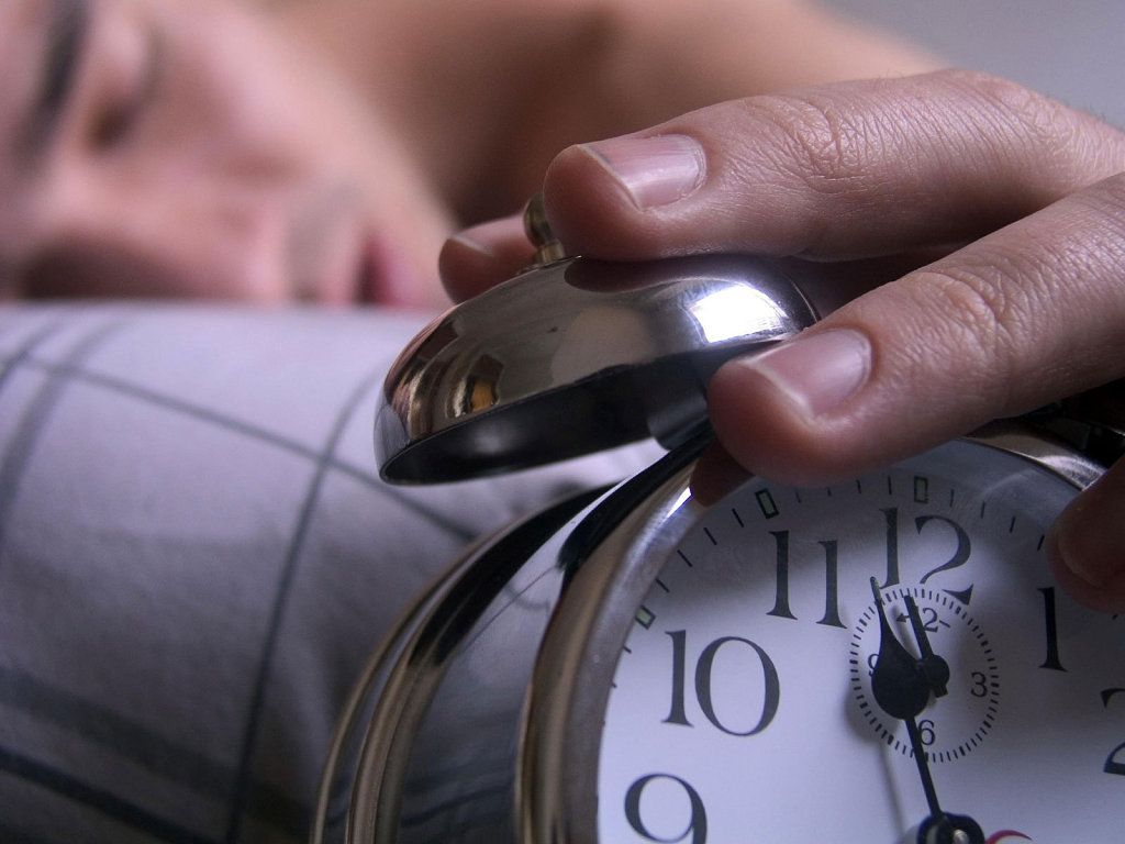 ¿Se puede aprender a dormir poco?