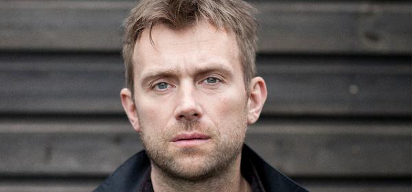 Damon Albarn, conductor estrella