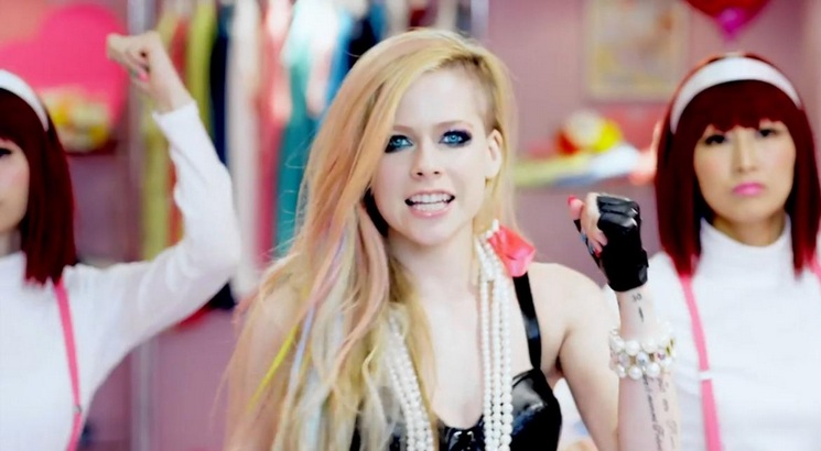 ¿Avril Lavigne racista?