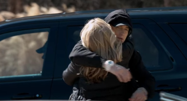 Eminem le pide perdón a su mamá