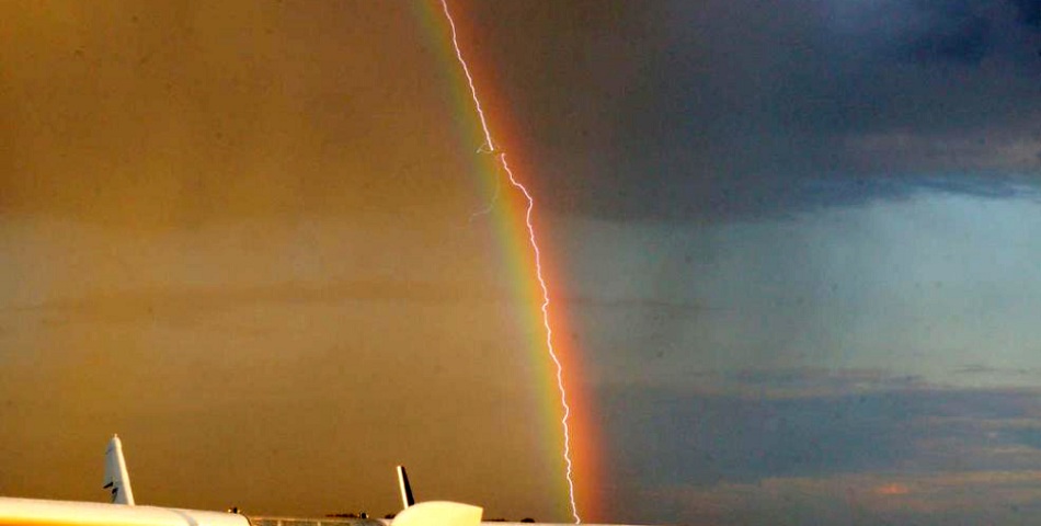 El relámpago que cayó en el Boeing 777