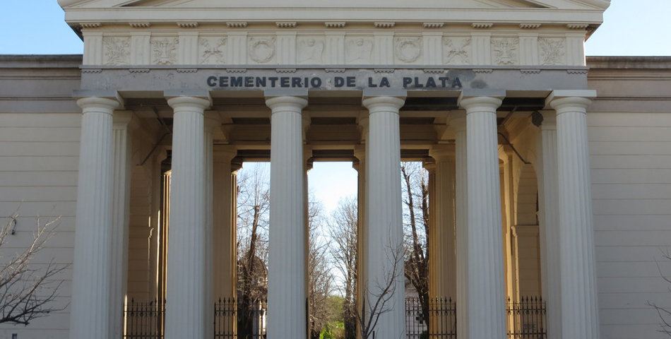 El cementerio de La Plata cerró por duelo