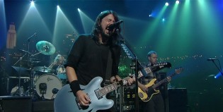 Foo Fighters hizo un cover de “Two Headed Dog”