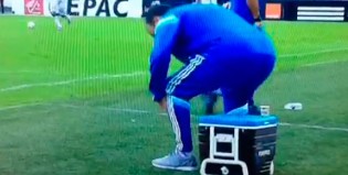 Descubrí quién salvó a Bielsa de quemarse otra vez con el café