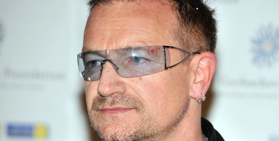 Bono se salvó tras un incidente en su jet