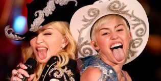 El “besito” de Miley y Madonna