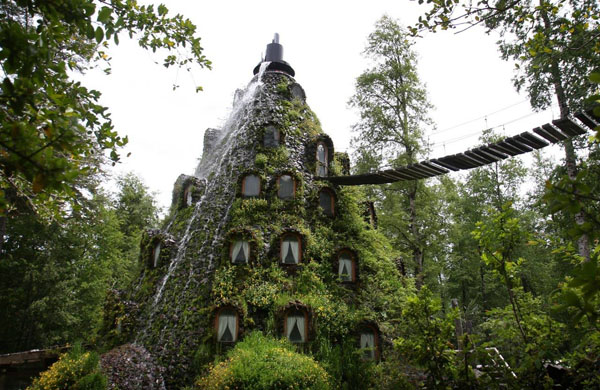 Hoteles lisérgicos en la reserva Huilo Huilo de Chile
