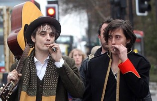 The Libertines ya tiene productor