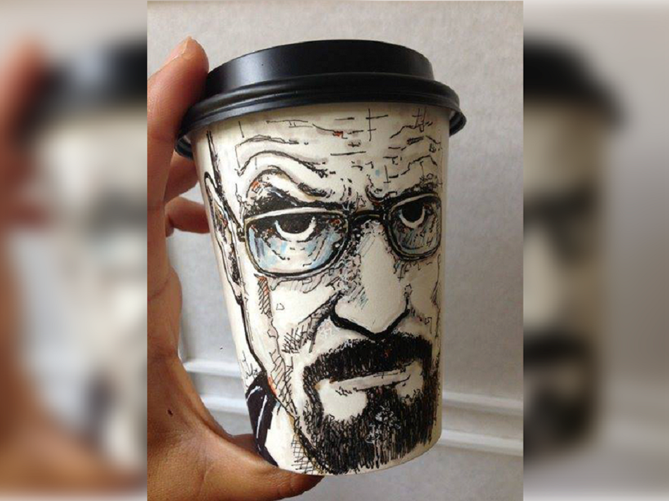 Pinta los vasos de café con conocidos personajes y se vuelve furor
