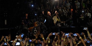 U2 revive un tema 25 años depués
