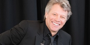 Escuchá a Jon Bon Jovi cantando en chino mandarín