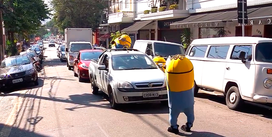 Minions revoltosos por las calles de Brasil