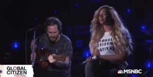 Eddie Vedder y Beyoncé cantan clásico de Bob Marley