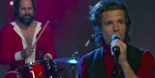 The Killers tocó su nuevo tema navideño en vivo