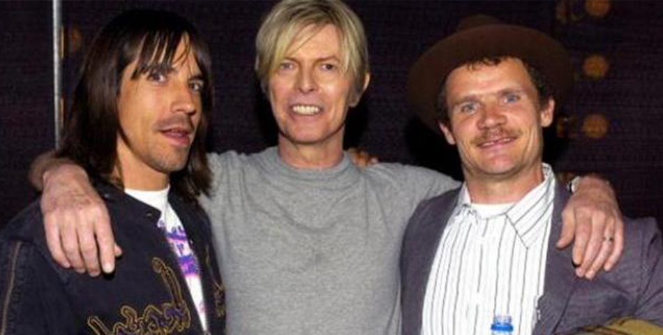 Flea, inmortaliza a Bowie en su brazo