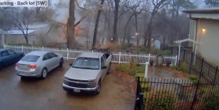 Así destruye un rayo a un arbol