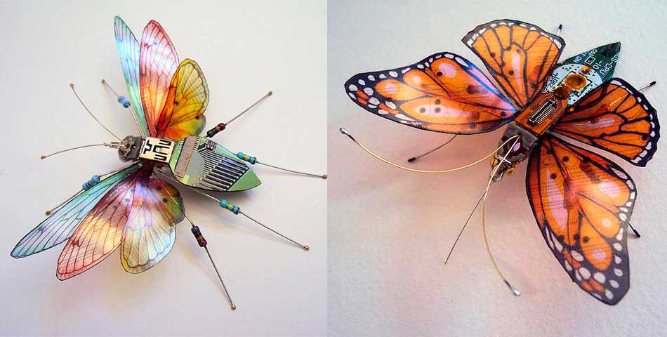 Hace pequeñas mariposas con materiales reciclados