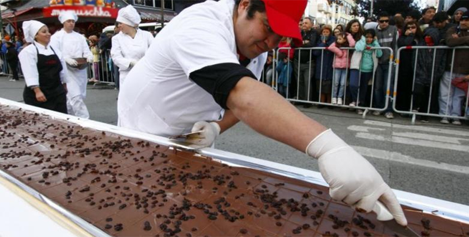 Bariloche hizo la barra de chocolate más larga del mundo