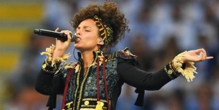 Alicia Keys calentó el estadio antes de la final de la Champions League