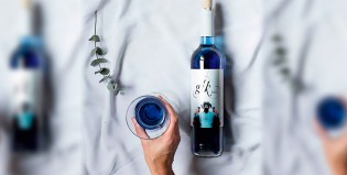 Éramos pocos y llegó el vino azul