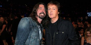 Taylor Swift le salvó las papas a Dave Grohl frente a Paul McCartney