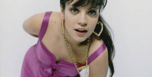 Mala pata: Lily Allen se bajó del Glastonbury por una lesión en la rodilla
