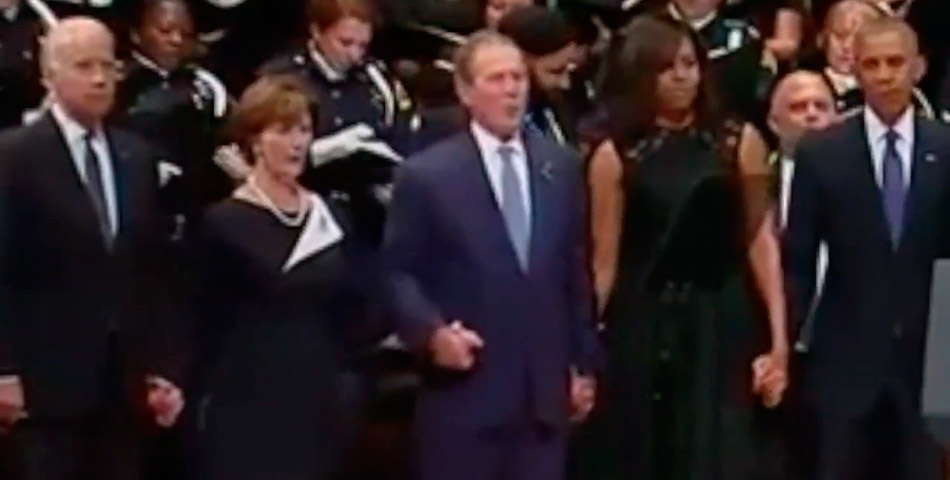 Bush fue a un funeral y protagonizó un papelón