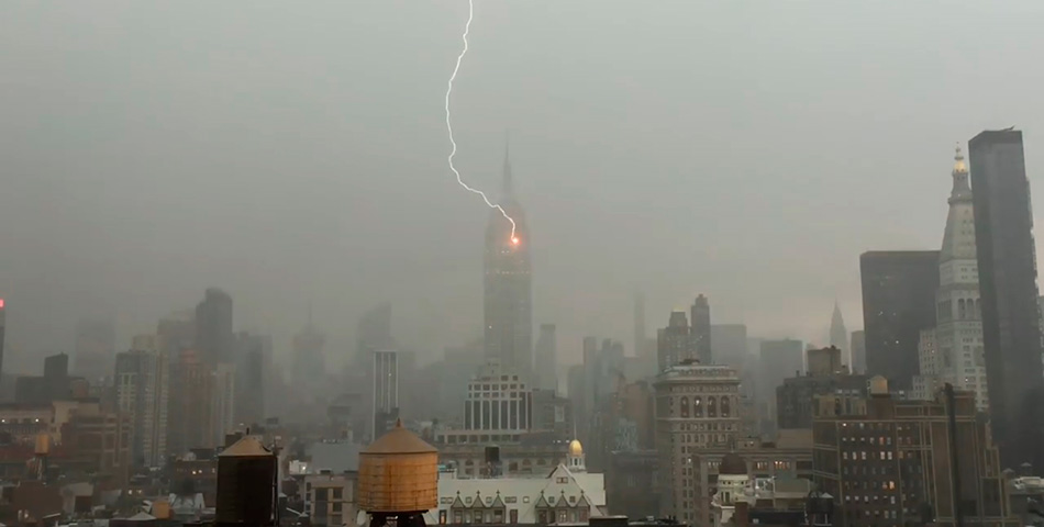 Un rayo “diabólico” cayó sobre el Empire State