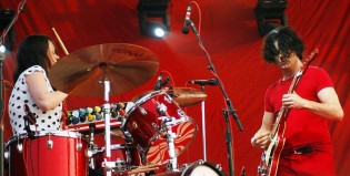 Mil músicos tocan al mismo tiempo “Seven Nation Army” de The White Stripes