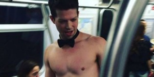 Este sexy stripper dio un show en pleno metro de Nueva York
