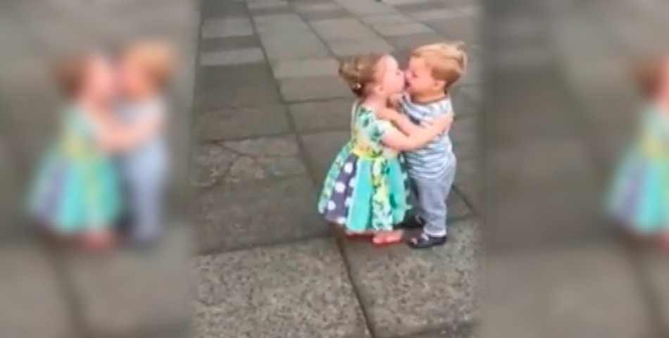 Se besaron por primera vez y reaccionaron de la mejor manera