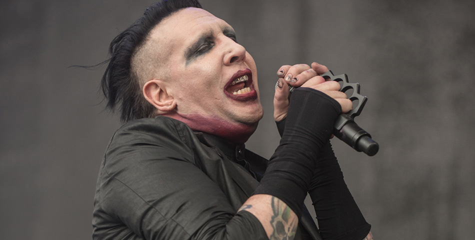 Marilyn Manson “bautizó” a su público con moco
