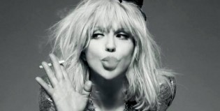 Courtney Love interpreta “Never Go Hungry” de Hole en la casa de Chris Pratt y Anna Faris