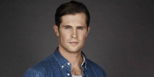 “Outlander”: David Berry será Lord John Grey en la tercera temporada