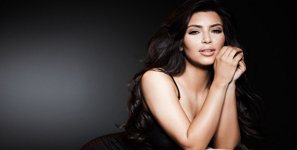 Impactante “twerking” de Kim Kardashian en el agua