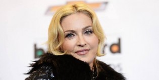 Festejo fuerte: Madonna bailó salsa arriba de la mesa de un bar cubano