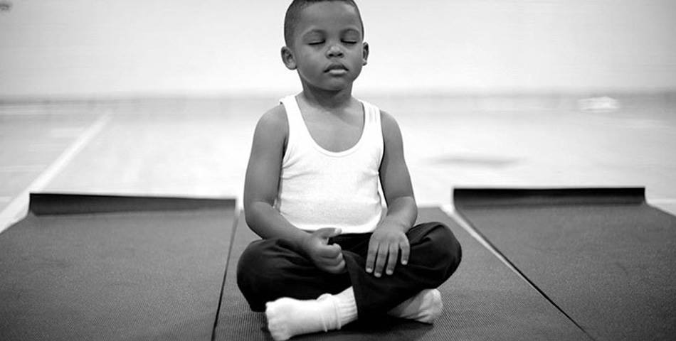 Escuela en EEUU reemplaza los castigos por la meditación, con increíbles resultados