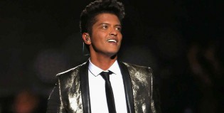 “Versace on the floor”, otro nuevo tema de Bruno Mars