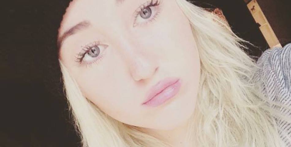 Así suena el single debut de Noah Cyrus