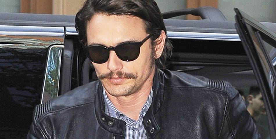 James Franco también se desnuda en nombre de Hillary Clinton