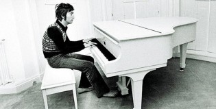 Ponen en venta piano de John Lennon y manuscritos de Bob Dylan y los Eagles
