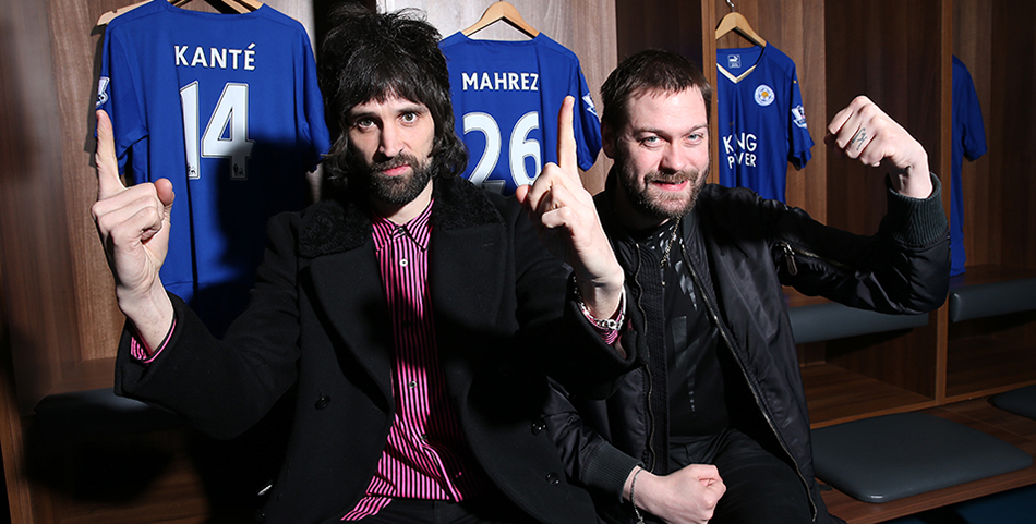 Kasabian y un regalo navideño algo extraño