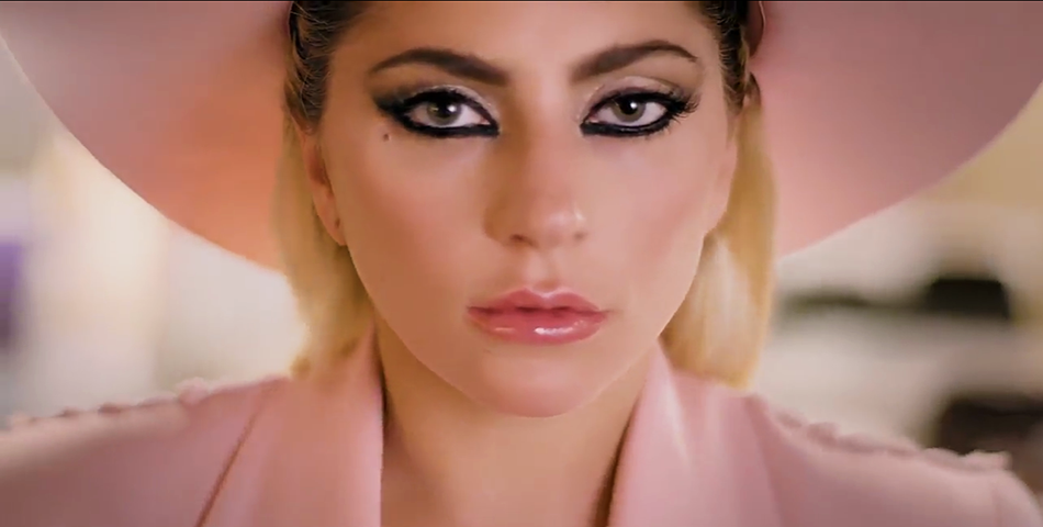 Lady Gaga estrenó el emocionante videoclip de Million Reasons