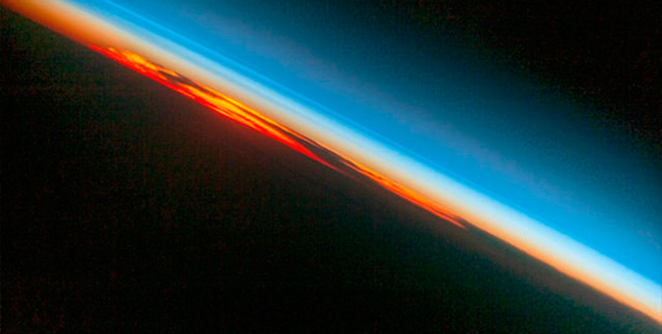 Un atardecer visto desde el espacio