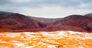 rare-snow-sahara-desert-geoff-robinson-2