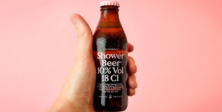 Insólito: salió a la venta una cerveza para tomar bajo la ducha