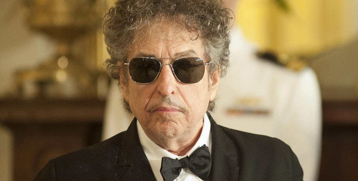 Bob Dylan anuncia el lanzamiento de un disco triple