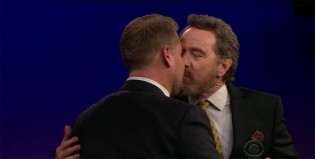 Bryan Cranston y James Corden: besos, risas y un amor que recién empieza…