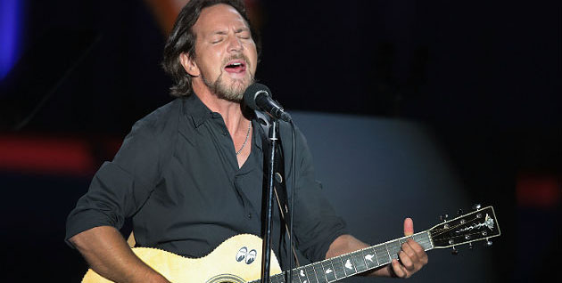 Eddie Vedder se vistió de gala para despedir a Obama