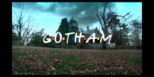 La intro de “Gotham” con estética “Friends” es todo lo que está bien